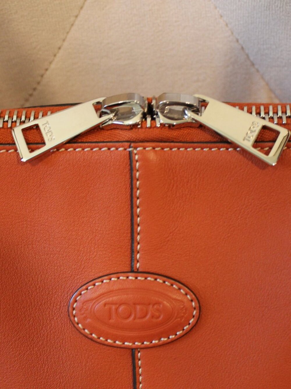 Tod's Di Swing small bag in EUC - Picture 4 of 14
